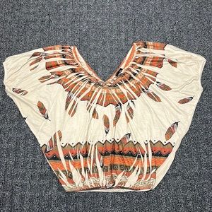 NWOT Rue21 Feather Print T-Shirt Size Medium Tan coloured